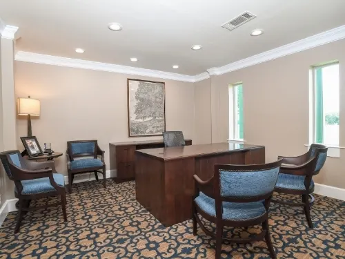 ML office 500 x 375